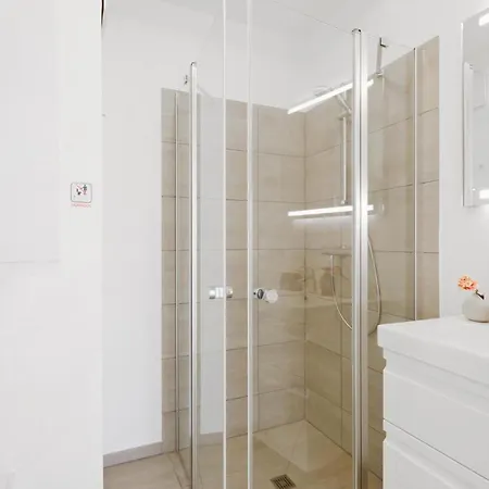 Apartment 2 Bedroom Lovely In Lembruch-duemmer